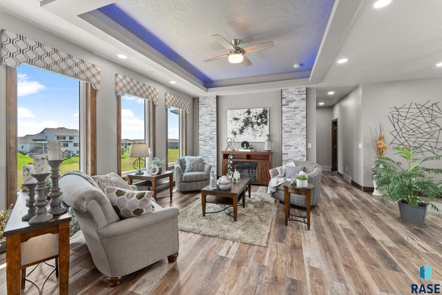 8401 E Roughlock St Street, Sioux Falls, SD 57110