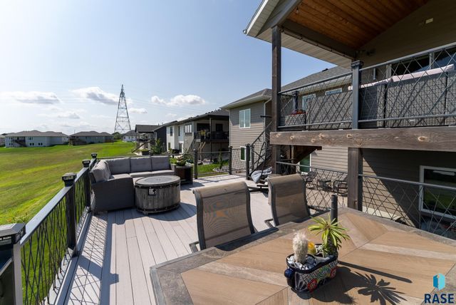8401 E Roughlock St Street, Sioux Falls, SD 57110