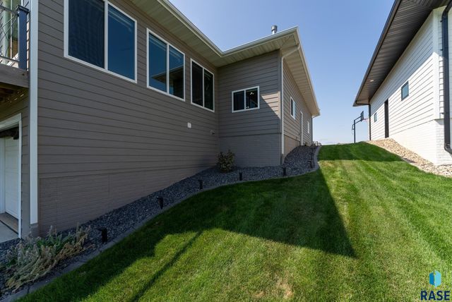 8401 E Roughlock St Street, Sioux Falls, SD 57110