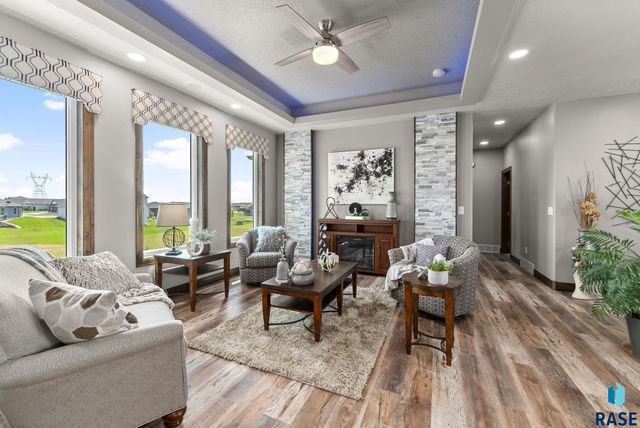 8401 E Roughlock St Street, Sioux Falls, SD 57110