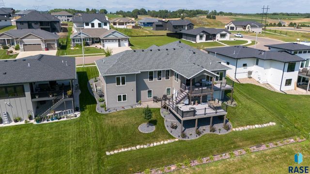 8401 E Roughlock St Street, Sioux Falls, SD 57110