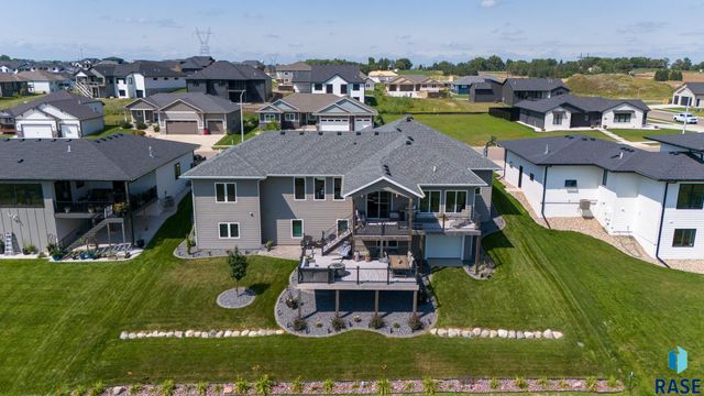 8401 E Roughlock St Street, Sioux Falls, SD 57110