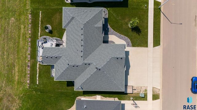 8401 E Roughlock St Street, Sioux Falls, SD 57110