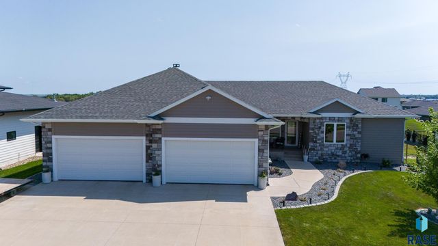8401 E Roughlock St Street, Sioux Falls, SD 57110