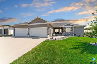8401 E Roughlock St Street, Sioux Falls, SD 57110