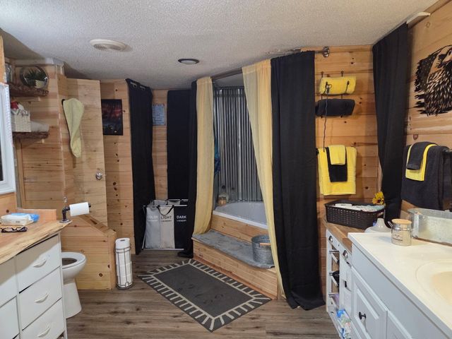 689 Schmitt Road, Rossville, GA 30741