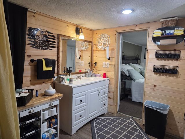689 Schmitt Road, Rossville, GA 30741