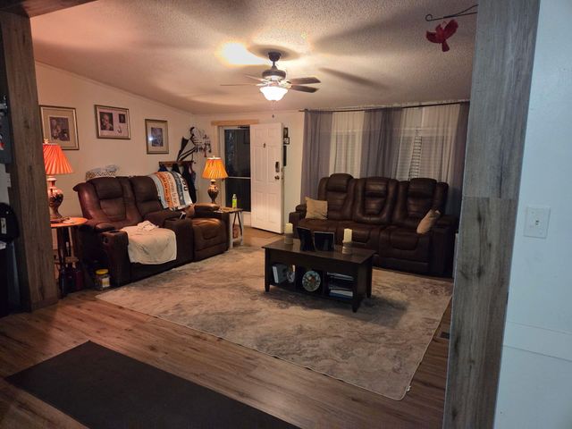 689 Schmitt Road, Rossville, GA 30741