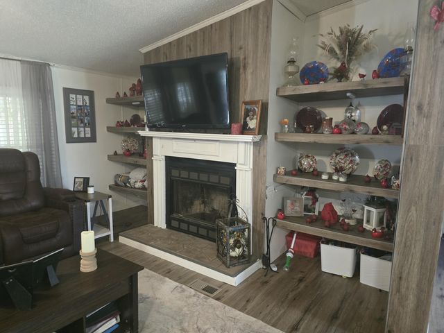 689 Schmitt Road, Rossville, GA 30741
