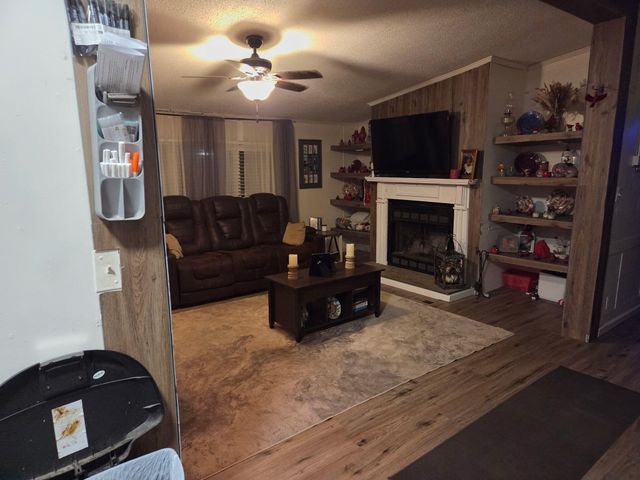 689 Schmitt Road, Rossville, GA 30741