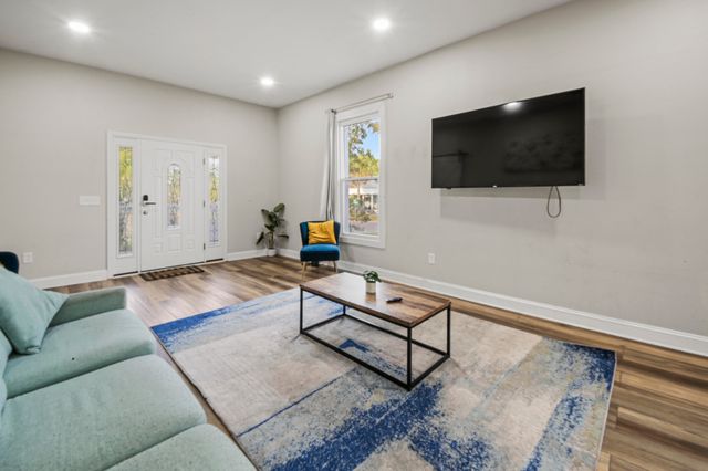 23 E Brainerd Street, Pensacola, FL 32506