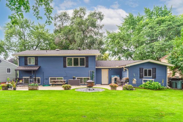 645 Marine Drive, Wauconda, IL 60084