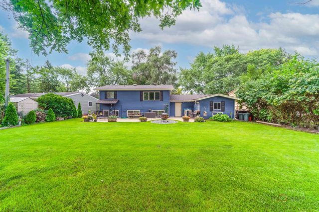 645 Marine Drive, Wauconda, IL 60084