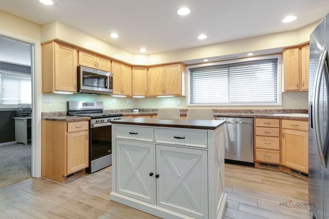 645 Marine Drive, Wauconda, IL 60084