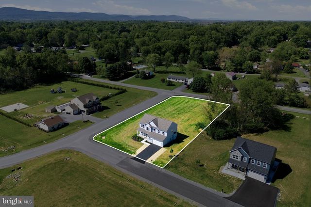 23 SUSSEX DR, Falling Waters, WV 25419