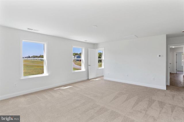 23 SUSSEX DR, Falling Waters, WV 25419