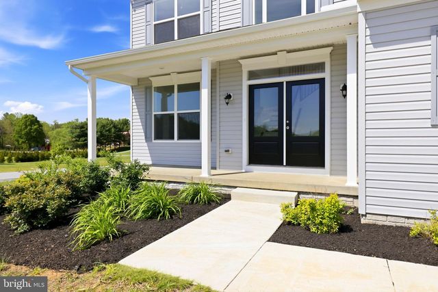 23 SUSSEX DR, Falling Waters, WV 25419