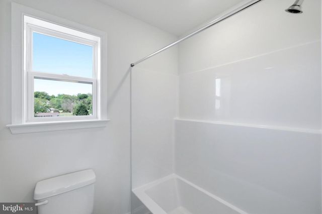 23 SUSSEX DR, Falling Waters, WV 25419