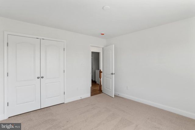 23 SUSSEX DR, Falling Waters, WV 25419