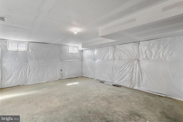 23 SUSSEX DR, Falling Waters, WV 25419