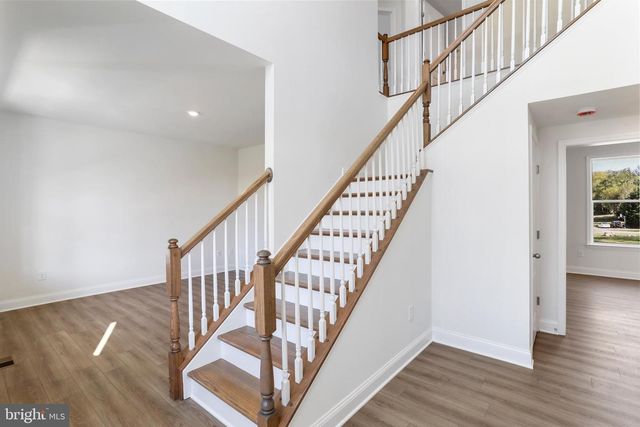 23 SUSSEX DR, Falling Waters, WV 25419