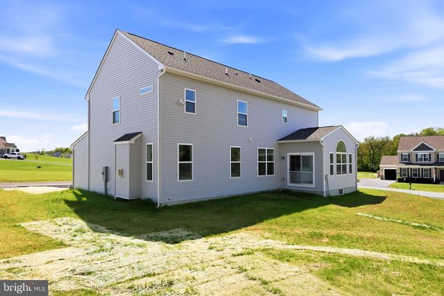 23 SUSSEX DR, Falling Waters, WV 25419