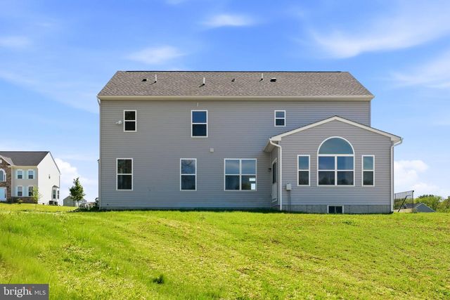 23 SUSSEX DR, Falling Waters, WV 25419