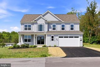 23 SUSSEX DR, Falling Waters, WV 25419