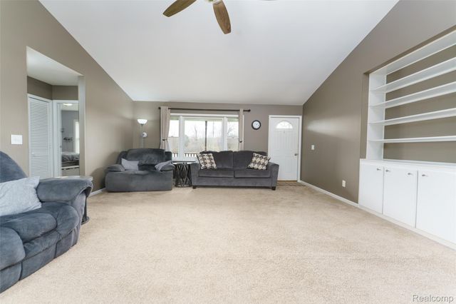 10488 W Grand River Road, Handy Township, MI 48836