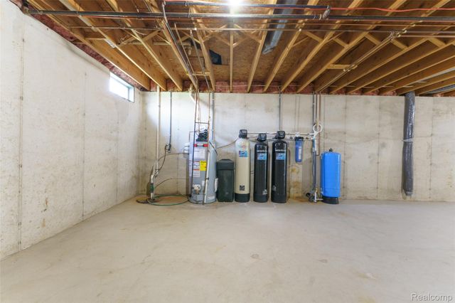 10488 W Grand River Road, Handy Township, MI 48836