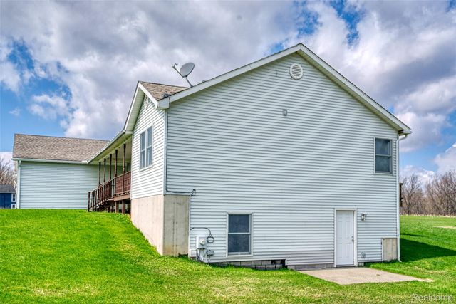 10488 W Grand River Road, Handy Township, MI 48836