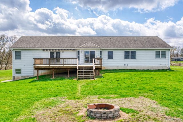 10488 W Grand River Road, Handy Township, MI 48836