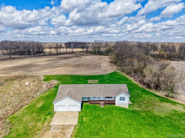 10488 W Grand River Road, Handy Township, MI 48836