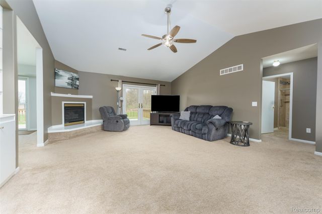 10488 W Grand River Road, Handy Township, MI 48836