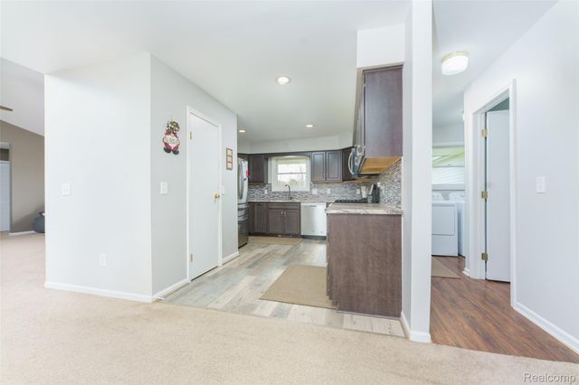 10488 W Grand River Road, Handy Township, MI 48836