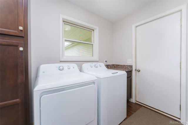 10488 W Grand River Road, Handy Township, MI 48836