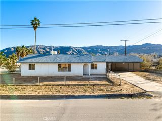 6206 Abronia, 29 Palms, CA 92277