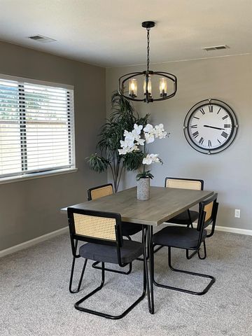 1355 Alex Cir, Turlock, CA 95382