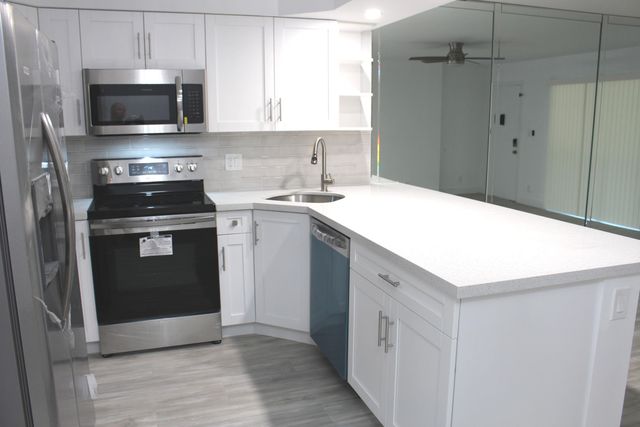 4181 S 57th Avenue D, Greenacres, FL 33463