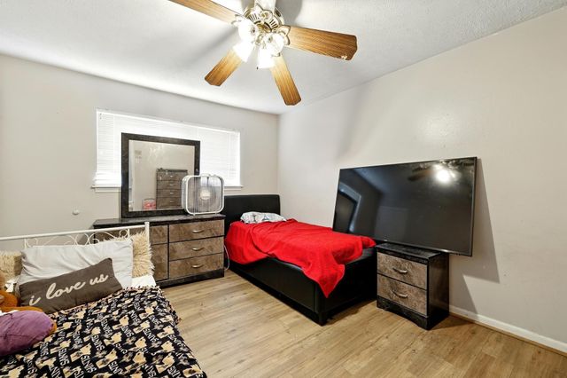 9810 Bayou Woods Drive, Baytown, TX 77521