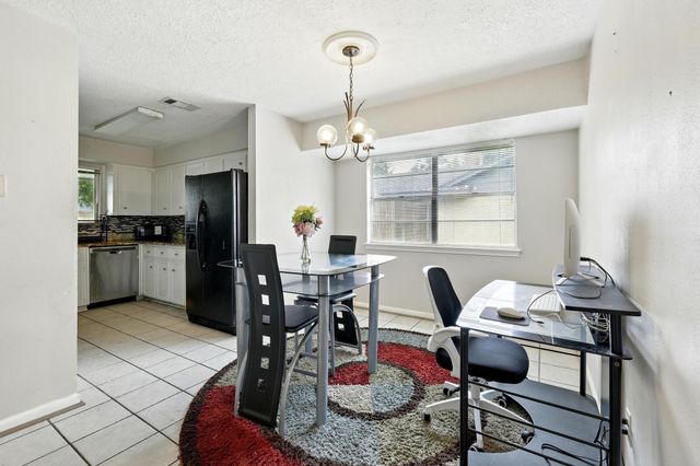 9810 Bayou Woods Drive, Baytown, TX 77521