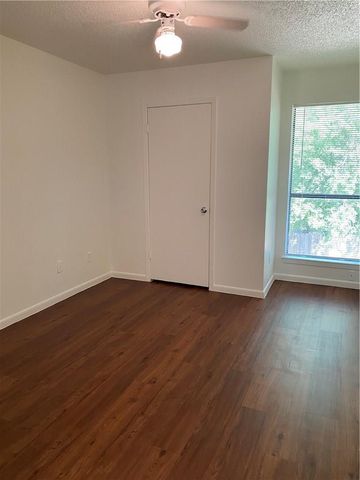 9004 Sedgemoor TRL B, Austin, TX 78748