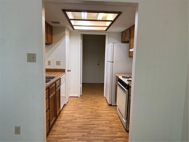 9004 Sedgemoor TRL B, Austin, TX 78748