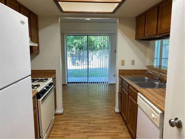 9004 Sedgemoor TRL B, Austin, TX 78748
