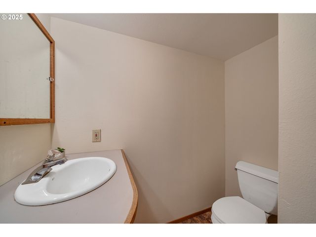 11605 HIGHWAY 101, Tillamook, OR 97141