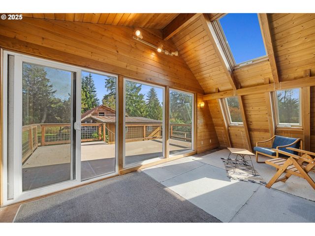 11605 HIGHWAY 101, Tillamook, OR 97141