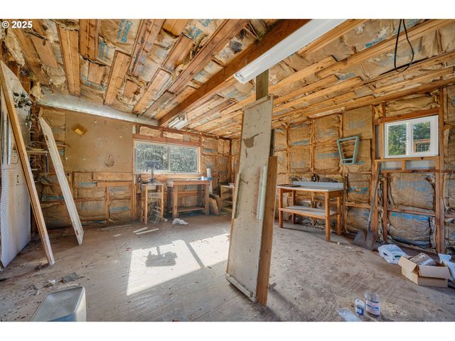 11605 HIGHWAY 101, Tillamook, OR 97141