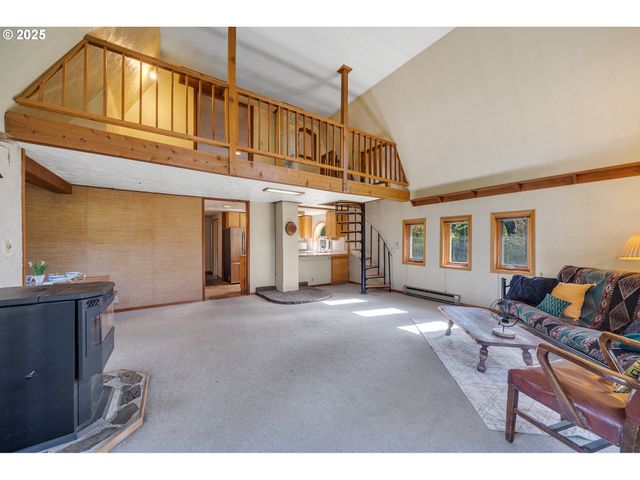 11605 HIGHWAY 101, Tillamook, OR 97141