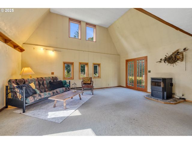 11605 HIGHWAY 101, Tillamook, OR 97141