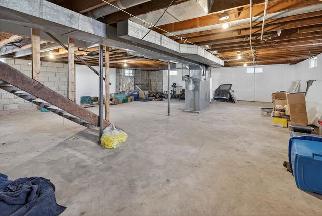 1943 S Huron Road, Kawkawlin, MI 48631